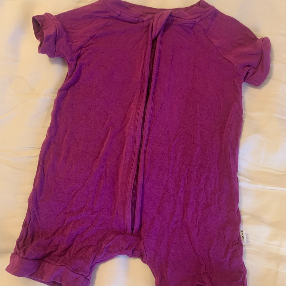 Little sleepies shortie set- I think the color is amethyst? Limited edition. GUC